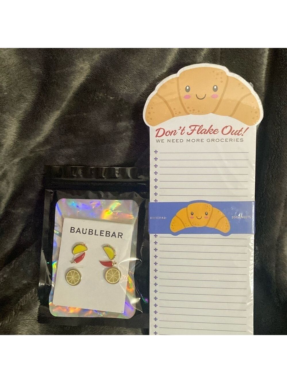 Emily Dumas Grocery Note Pad / Baublebar Earrings Set Of 3